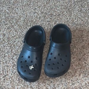 Black crocs